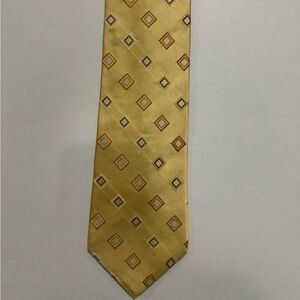100% Silk Tommy Hilfiger Gold Tie with Geometric Pattern